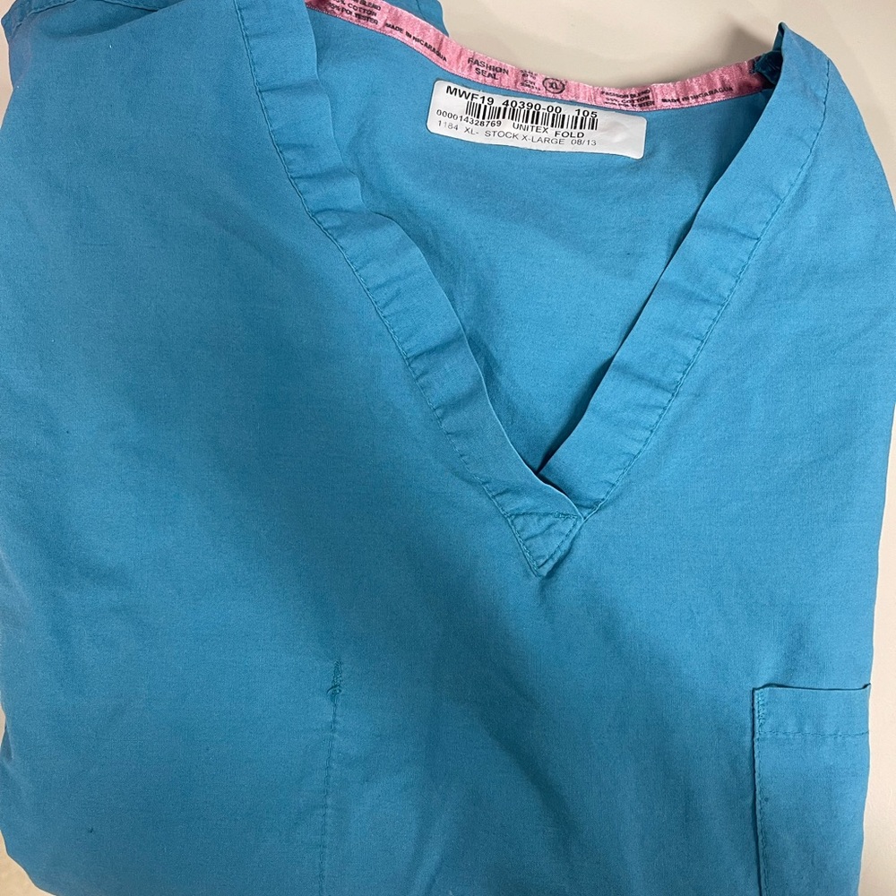 Hospital unisex scrubs